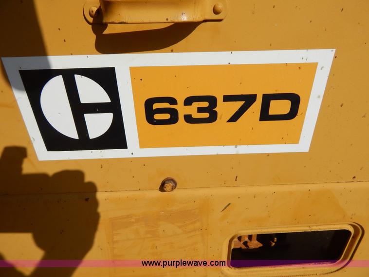 image for item H3343 1977 Caterpillar 637D dual engine conventional scraper
