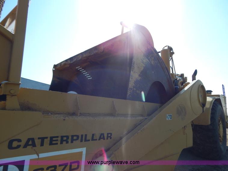 image for item H3343 1977 Caterpillar 637D dual engine conventional scraper