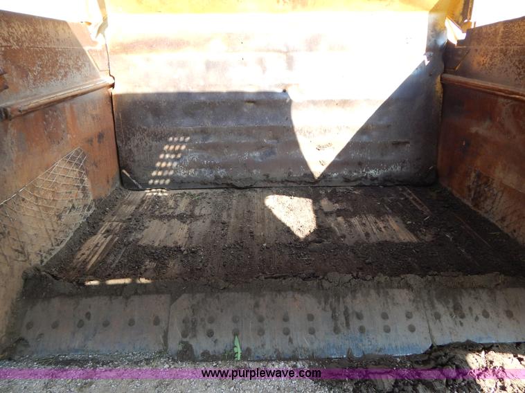 image for item H3343 1977 Caterpillar 637D dual engine conventional scraper