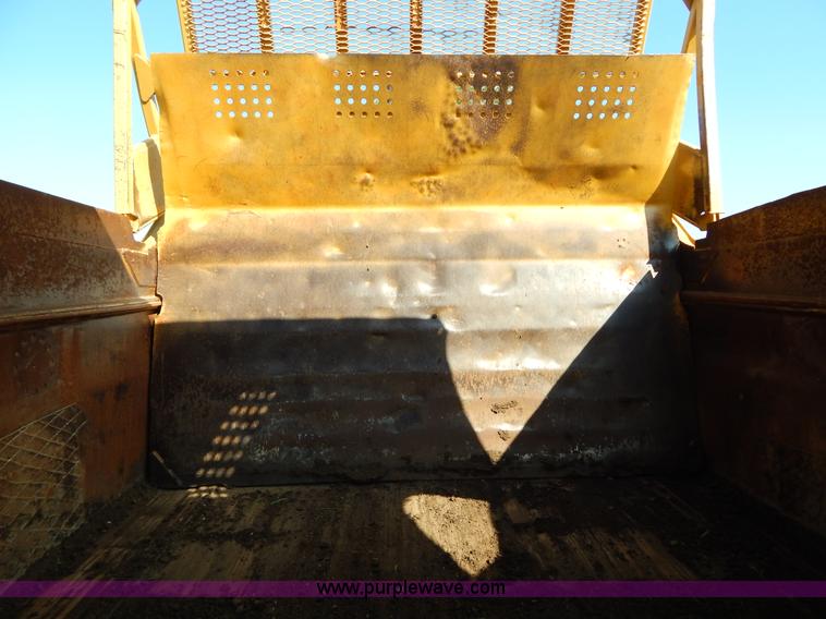 image for item H3343 1977 Caterpillar 637D dual engine conventional scraper