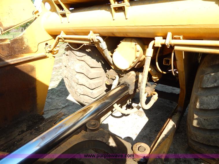 image for item H3343 1977 Caterpillar 637D dual engine conventional scraper