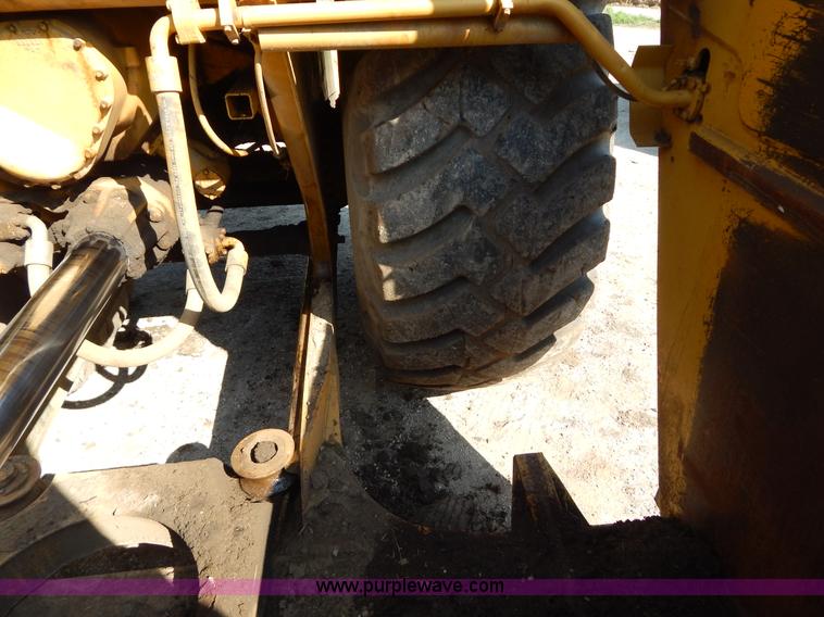 image for item H3343 1977 Caterpillar 637D dual engine conventional scraper