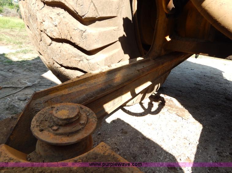 image for item H3343 1977 Caterpillar 637D dual engine conventional scraper