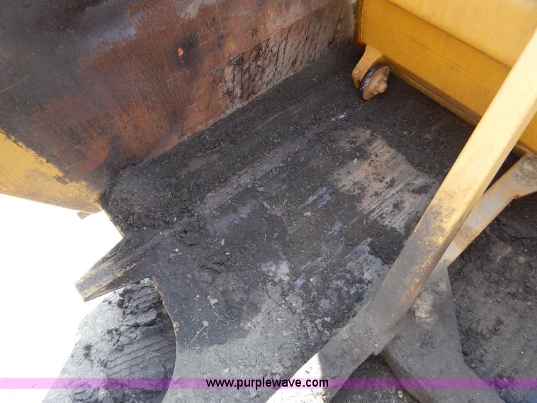 image for item H3343 1977 Caterpillar 637D dual engine conventional scraper