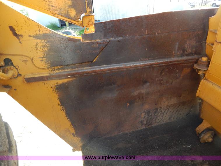image for item H3343 1977 Caterpillar 637D dual engine conventional scraper