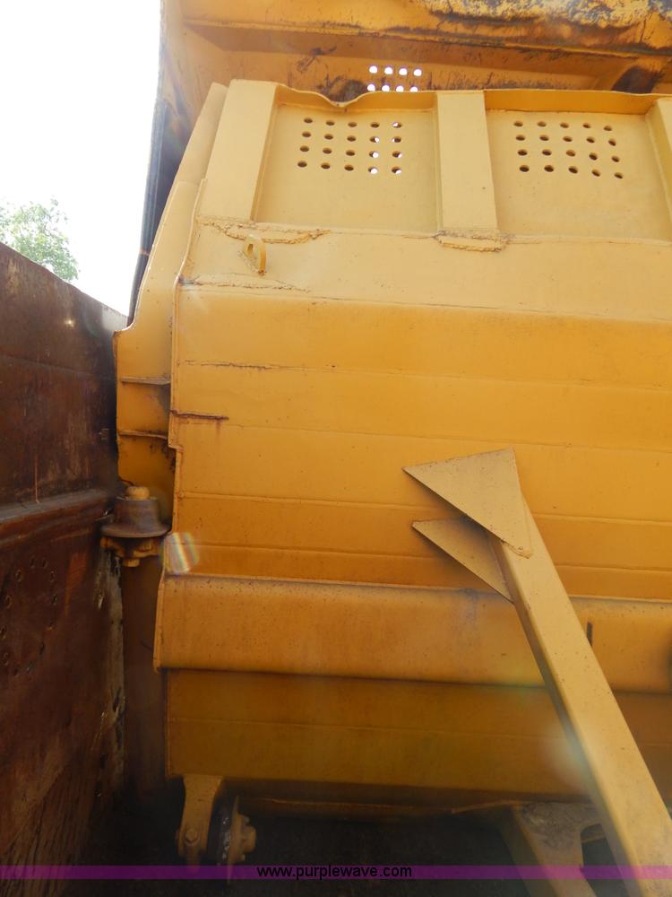 image for item H3343 1977 Caterpillar 637D dual engine conventional scraper