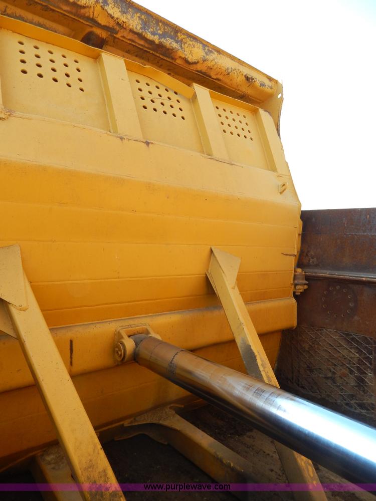 image for item H3343 1977 Caterpillar 637D dual engine conventional scraper