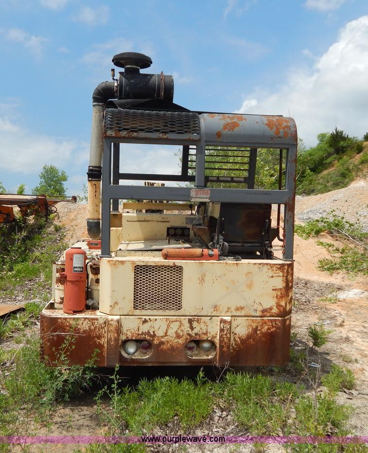 image for item H3349 1993 Getman S-330 articulated low profile scaler