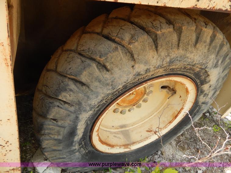 image for item H3349 1993 Getman S-330 articulated low profile scaler