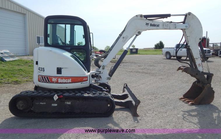 image for item H3351 2006 Bobcat 435HAG compact excavator