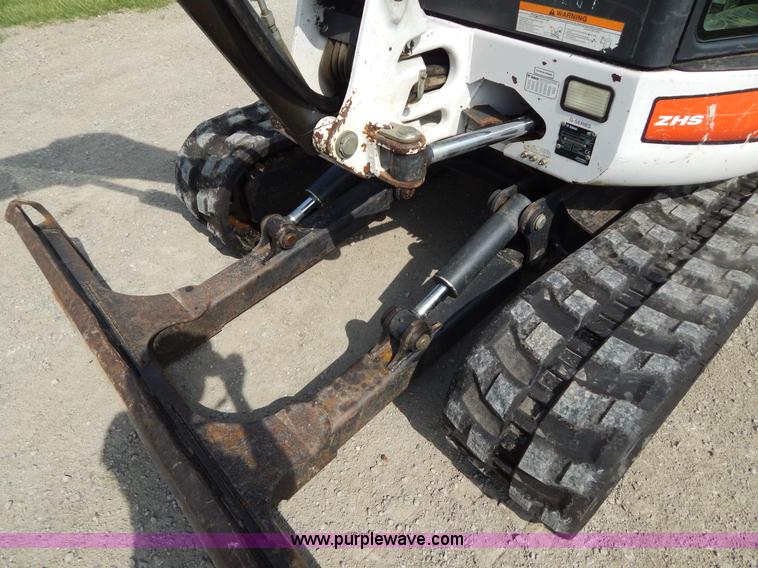 image for item H3351 2006 Bobcat 435HAG compact excavator