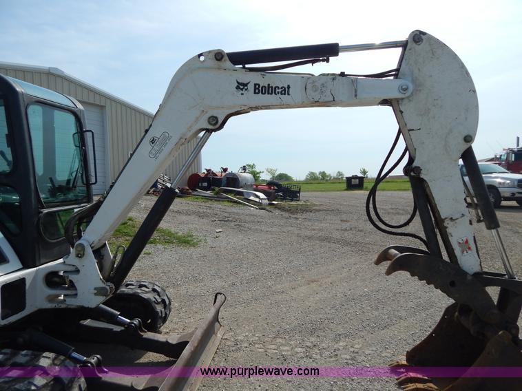 image for item H3351 2006 Bobcat 435HAG compact excavator