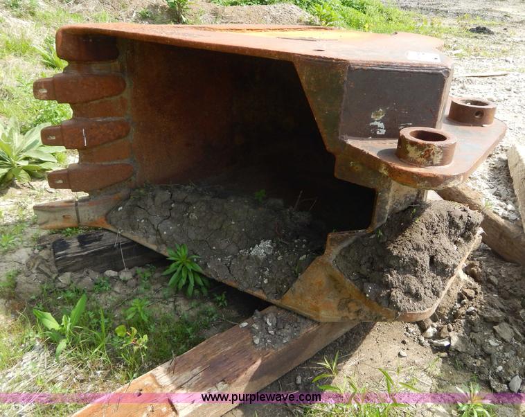 image for item H3358 42" excavator bucket