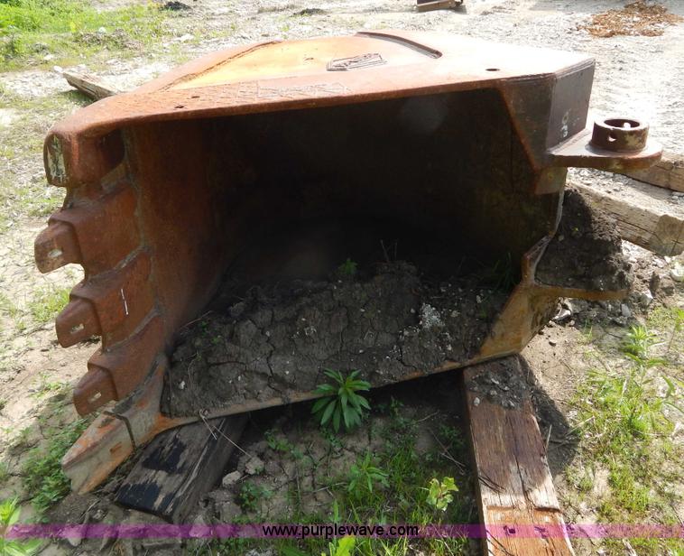 image for item H3358 42" excavator bucket