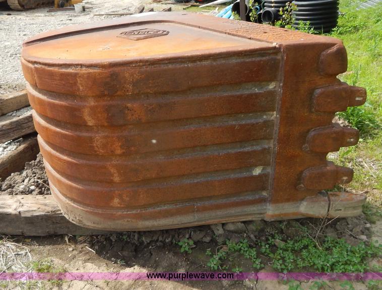 image for item H3358 42" excavator bucket