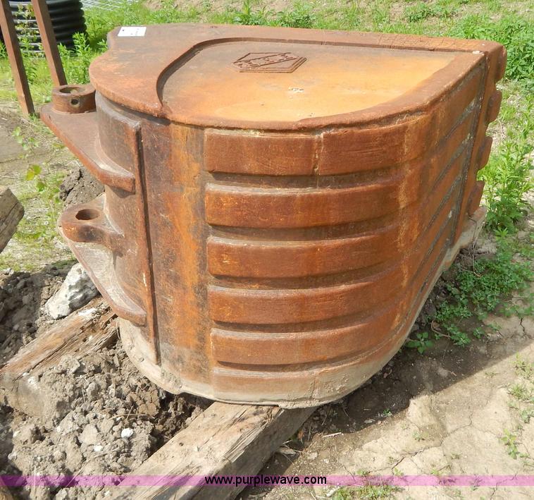 image for item H3358 42" excavator bucket