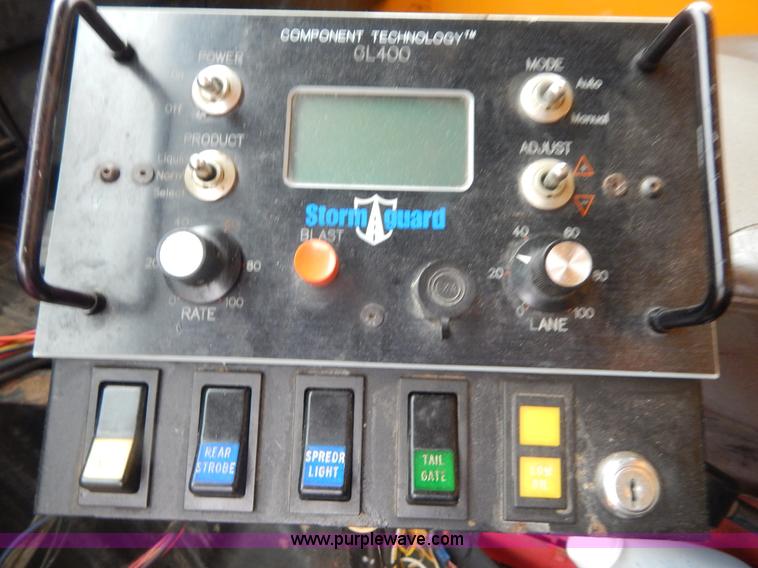 image for item H3379 1999 International 4900 dump truck