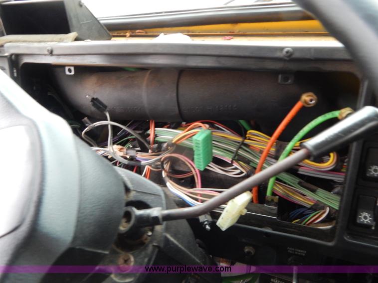 image for item H3380 2002 International 4900 dump truck