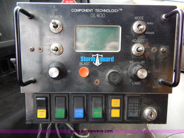 image for item H3386 2002 International 4900 Crew Cab dump truck