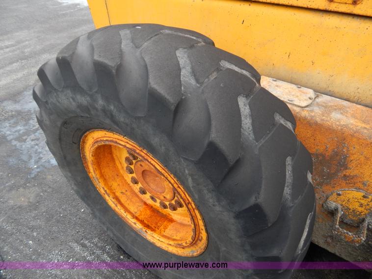 image for item H3390 1989 John Deere 670B motor grader