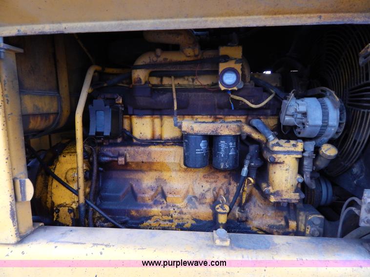 image for item H3390 1989 John Deere 670B motor grader