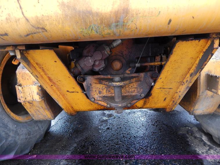 image for item H3390 1989 John Deere 670B motor grader