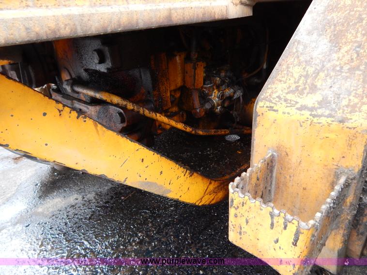 image for item H3390 1989 John Deere 670B motor grader