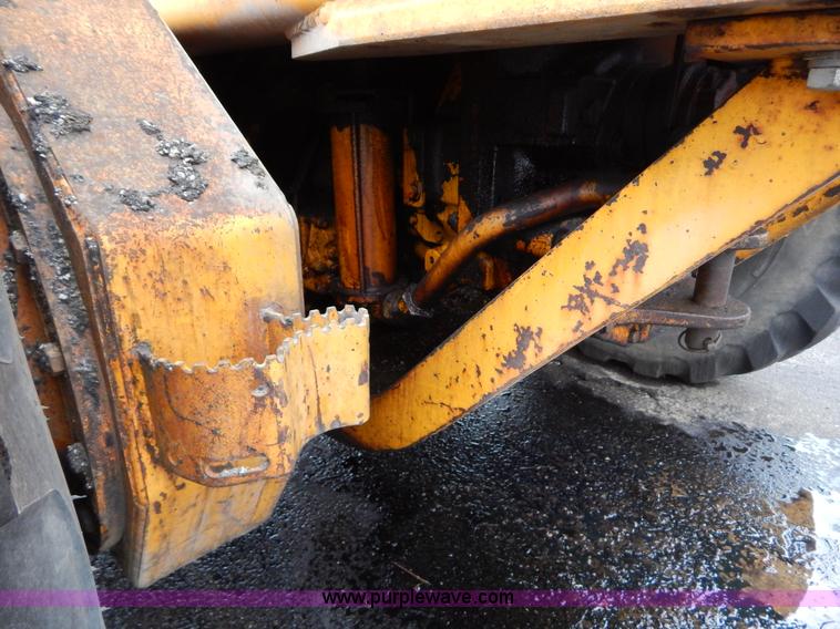 image for item H3390 1989 John Deere 670B motor grader