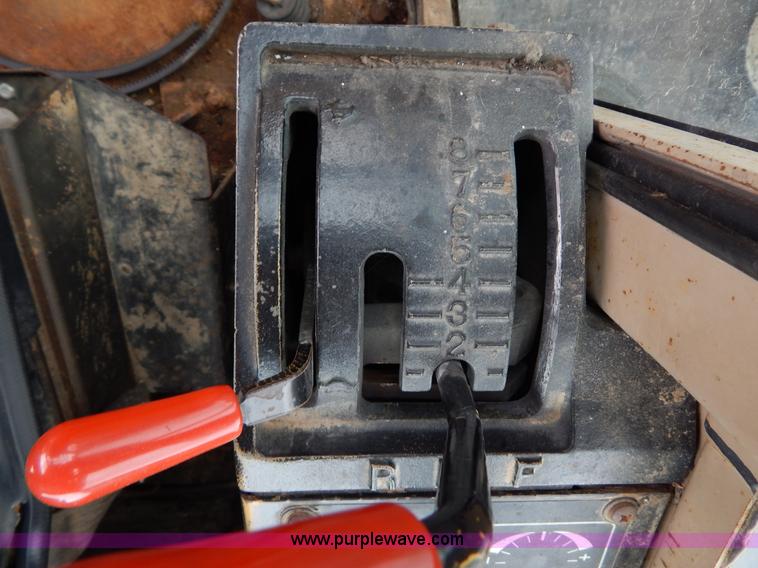 image for item H3390 1989 John Deere 670B motor grader