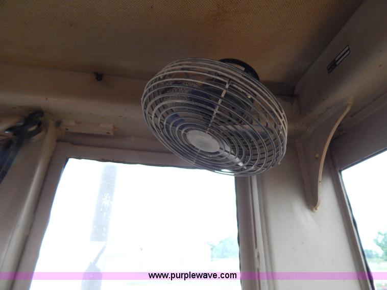 image for item H3390 1989 John Deere 670B motor grader