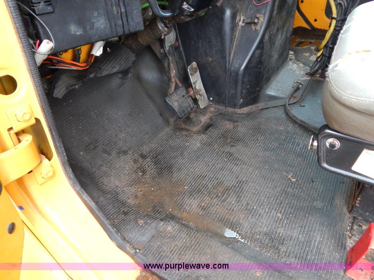 image for item H3391 1999 International 4900 dump truck