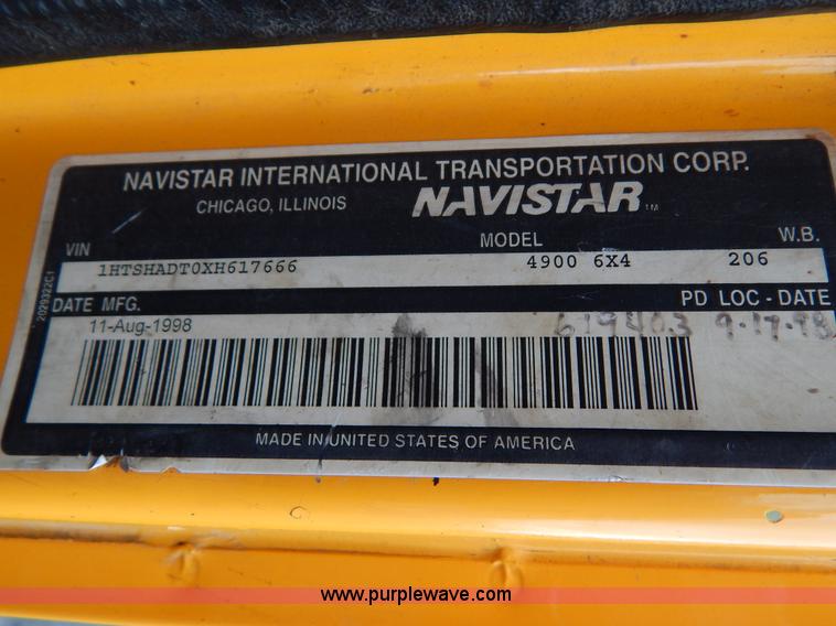 image for item H3391 1999 International 4900 dump truck