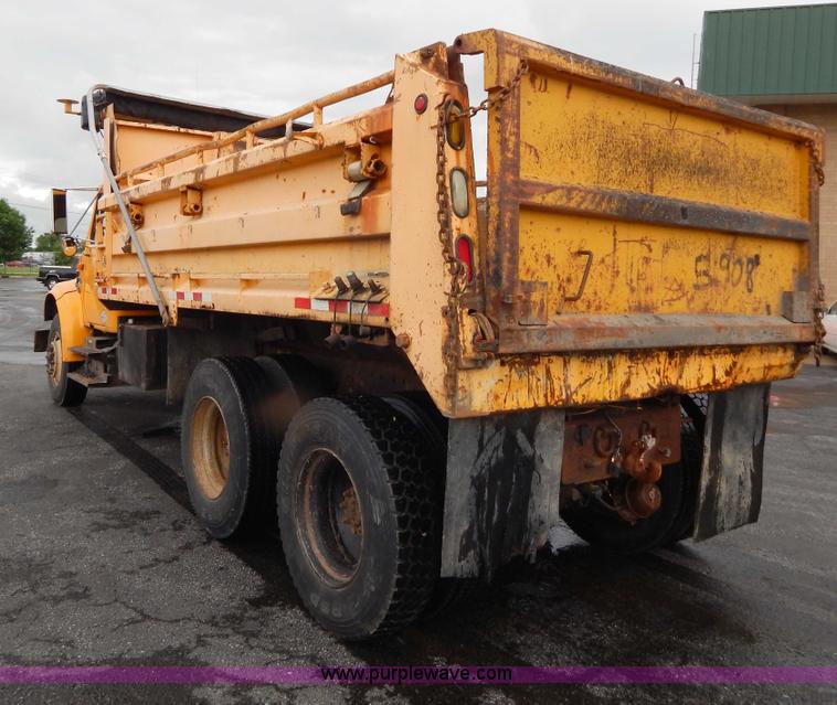 image for item H3394 1999 International 4900 dump truck