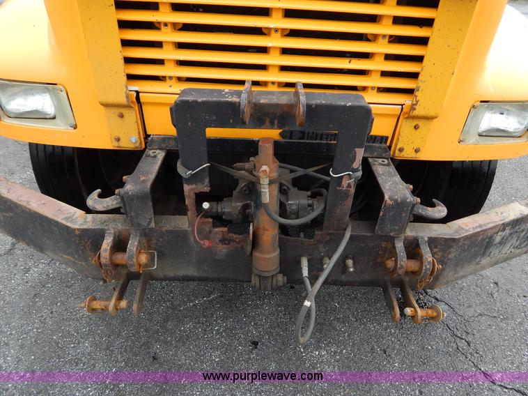 image for item H3394 1999 International 4900 dump truck