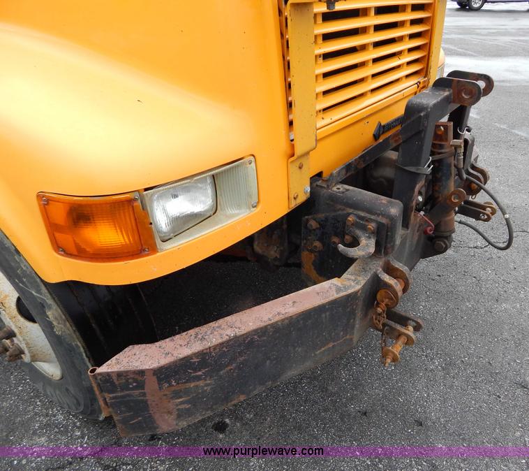 image for item H3394 1999 International 4900 dump truck