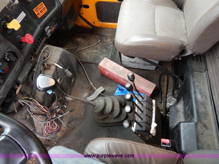 image for item H3394 1999 International 4900 dump truck