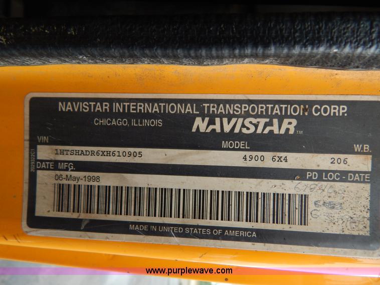 image for item H3394 1999 International 4900 dump truck