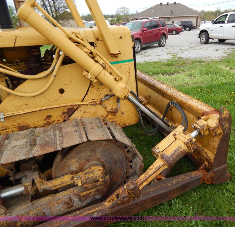 image for item H3445 1973 Caterpillar D4D dozer