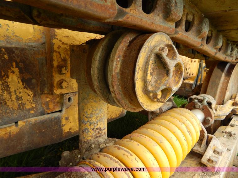 image for item H3445 1973 Caterpillar D4D dozer