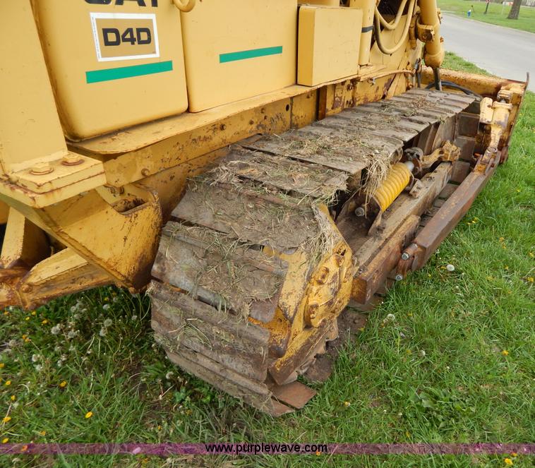 image for item H3445 1973 Caterpillar D4D dozer