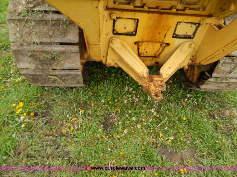 image for item H3445 1973 Caterpillar D4D dozer