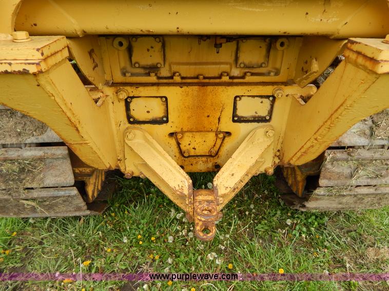 image for item H3445 1973 Caterpillar D4D dozer