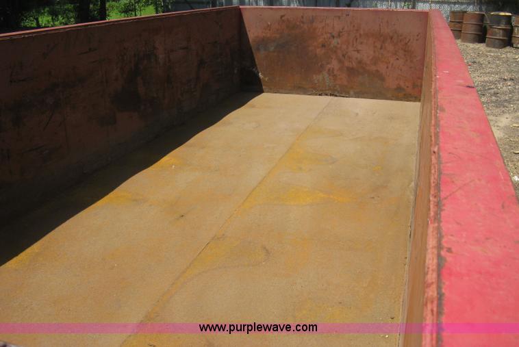 image for item H5430 2001 KL Metal Fab roll off dumpster