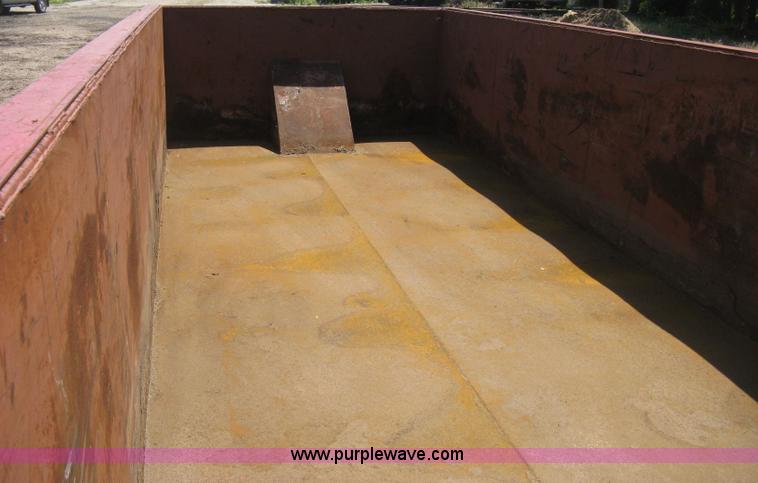 image for item H5430 2001 KL Metal Fab roll off dumpster