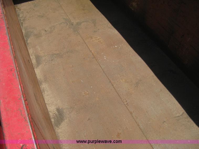 image for item H5431 2000 KL Metal Fab roll off dumpster