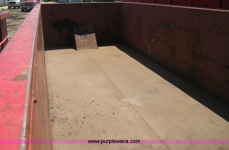 image for item H5432 2000 KL Metal Fab roll off dumpster
