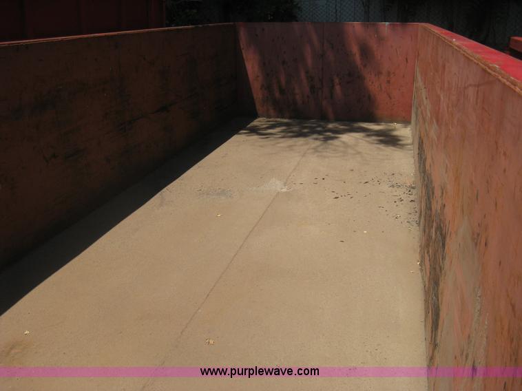 image for item H5432 2000 KL Metal Fab roll off dumpster