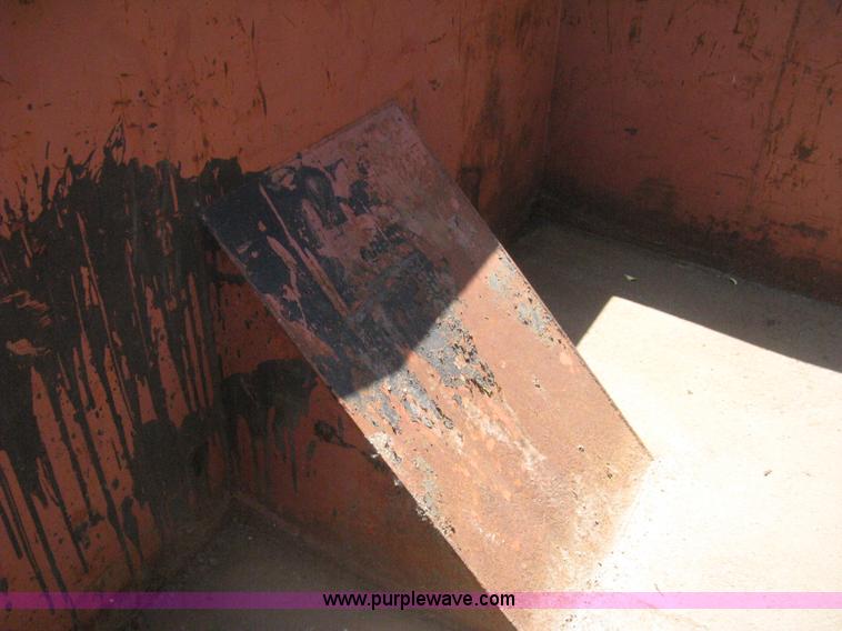 image for item H5432 2000 KL Metal Fab roll off dumpster
