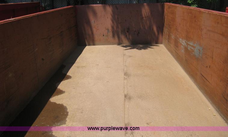 image for item H5433 2001 KL Metal Fab roll off dumpster