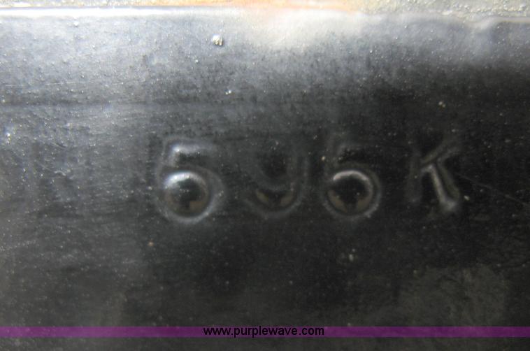 image for item H5435 1984 Ford F600G flatbed truck